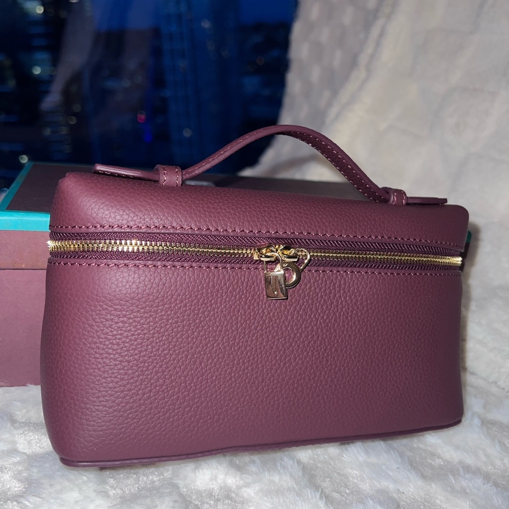 100% leather Lp19 pochette in burgundy